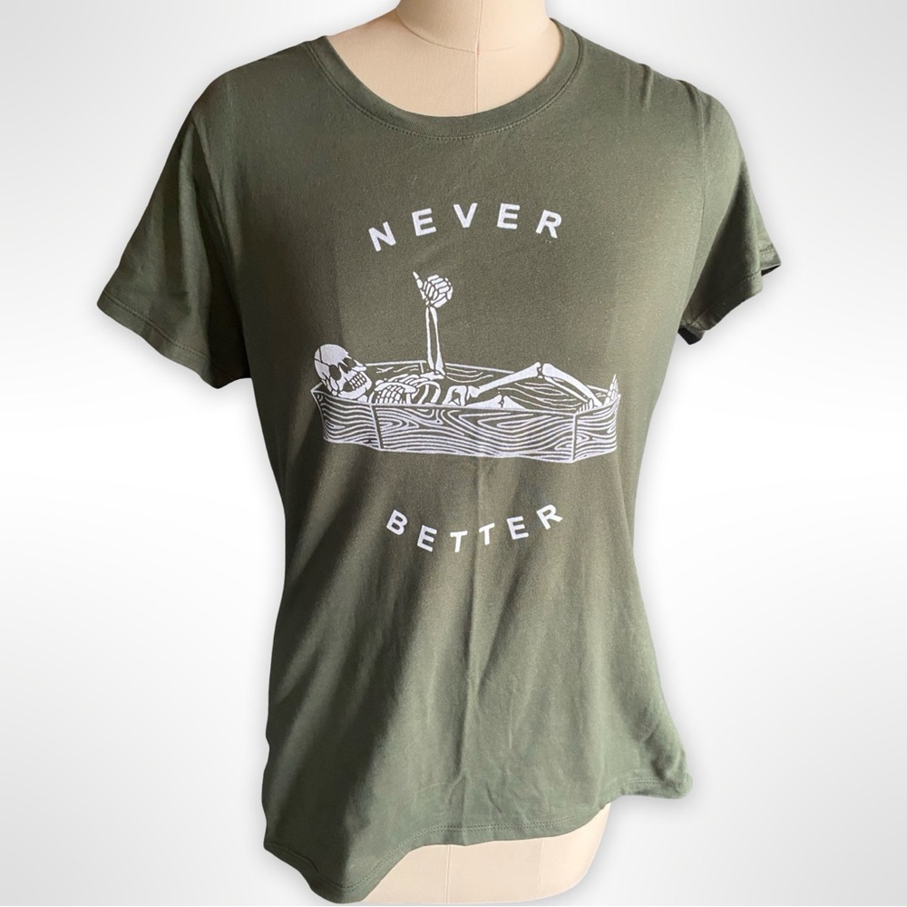 NWOT Funny Women’s T-Shirt w/ Skeleton